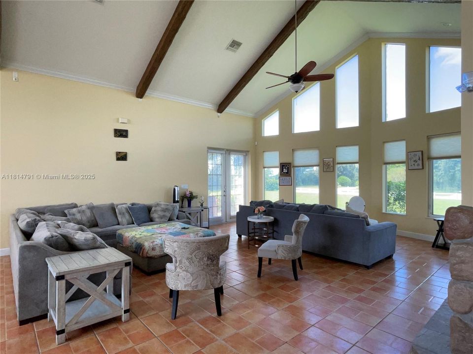 For Sale: $810,000 (4 beds, 2 baths, 2665 Square Feet)