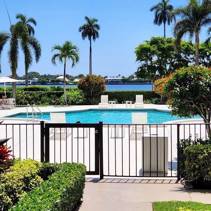 合同活跃: $605,000 (2 贝兹, 2 浴室, 1348 平方英尺)