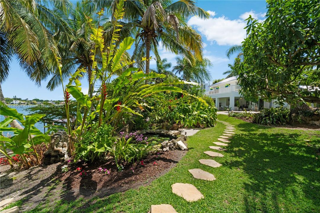 На продажу: $1,800,000 (4 спален, 3 ванн, 2730 Квадратных фут)