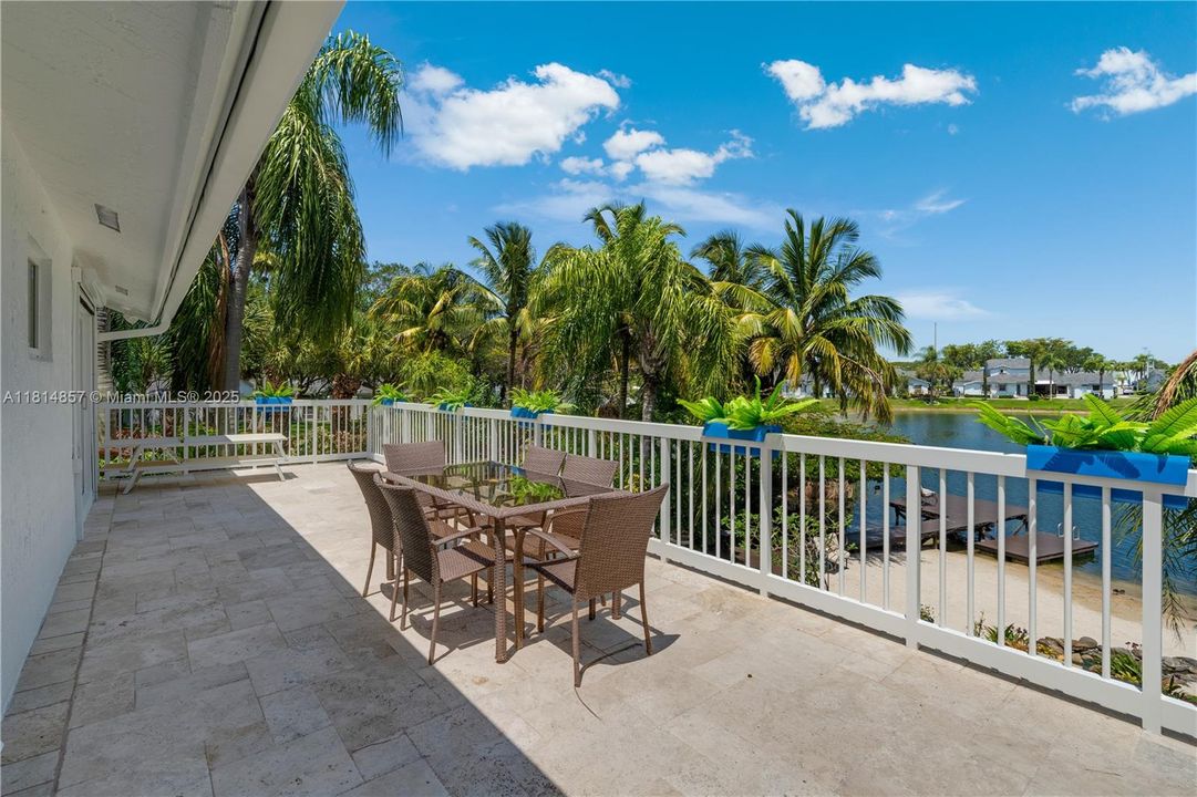 На продажу: $1,800,000 (4 спален, 3 ванн, 2730 Квадратных фут)