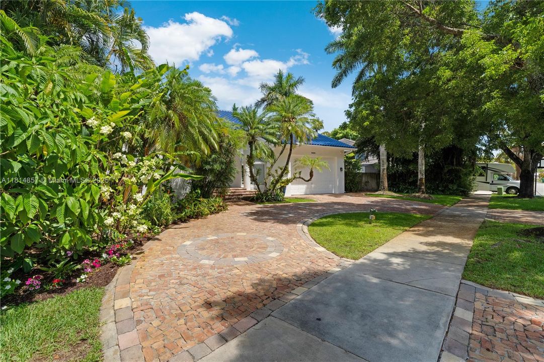 На продажу: $1,800,000 (4 спален, 3 ванн, 2730 Квадратных фут)