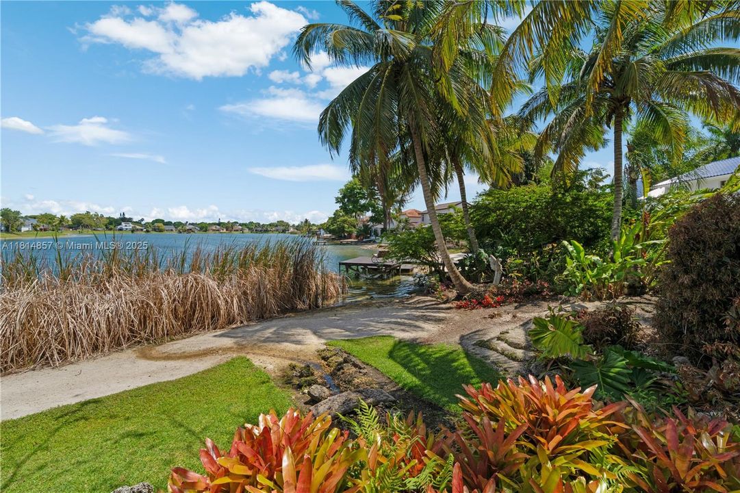 На продажу: $1,800,000 (4 спален, 3 ванн, 2730 Квадратных фут)