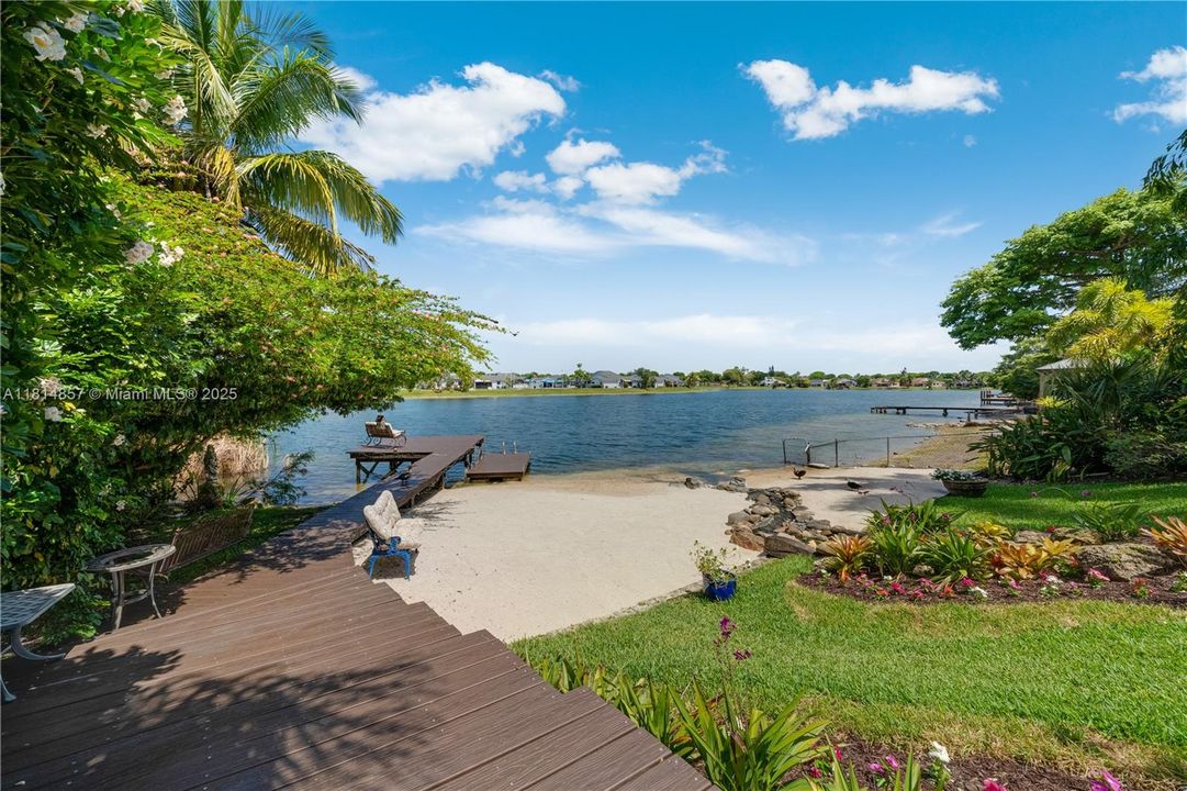 На продажу: $1,800,000 (4 спален, 3 ванн, 2730 Квадратных фут)