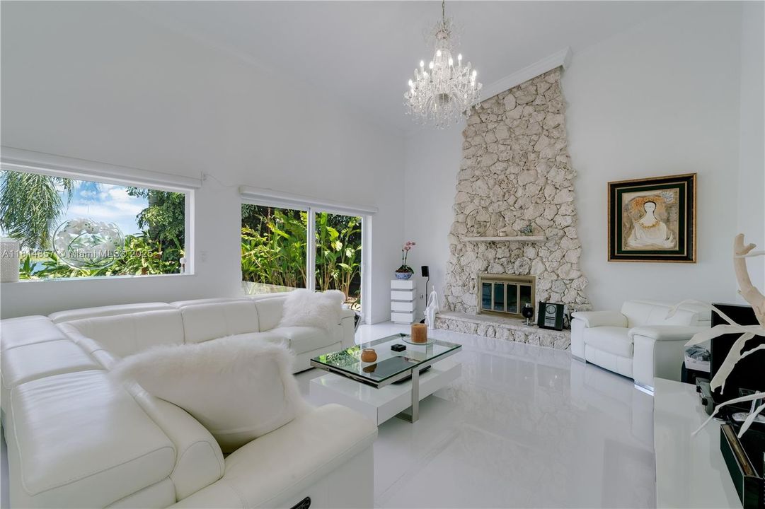 На продажу: $1,800,000 (4 спален, 3 ванн, 2730 Квадратных фут)