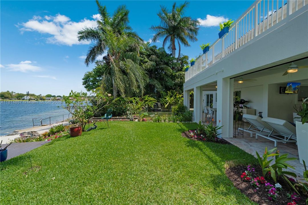 На продажу: $1,800,000 (4 спален, 3 ванн, 2730 Квадратных фут)