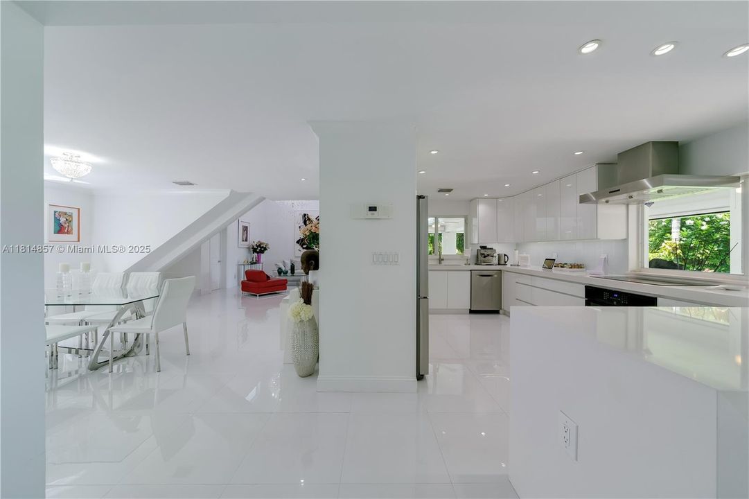 На продажу: $1,800,000 (4 спален, 3 ванн, 2730 Квадратных фут)