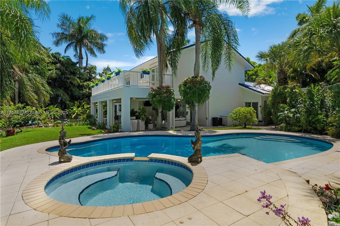 На продажу: $1,800,000 (4 спален, 3 ванн, 2730 Квадратных фут)