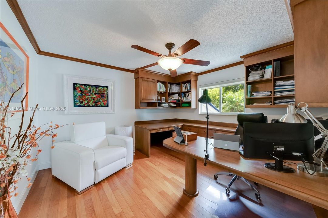 На продажу: $1,800,000 (4 спален, 3 ванн, 2730 Квадратных фут)