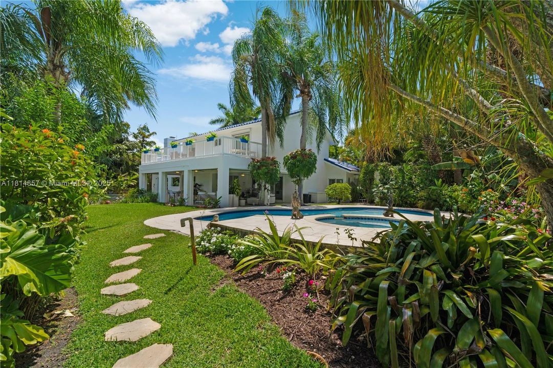 На продажу: $1,800,000 (4 спален, 3 ванн, 2730 Квадратных фут)