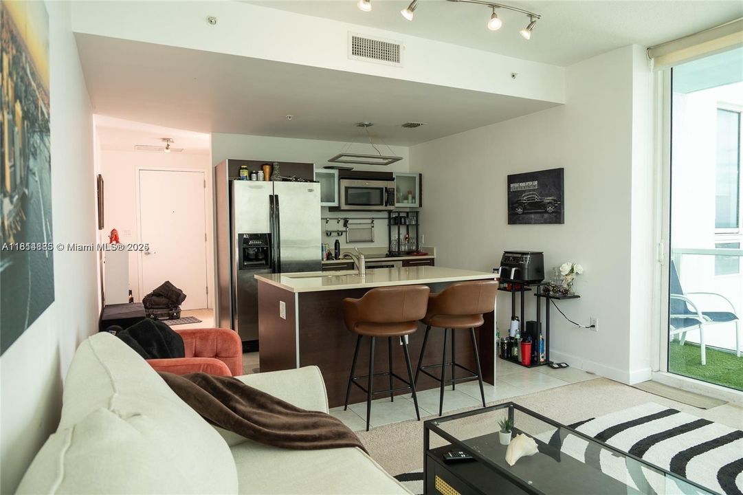 На продажу: $430,000 (1 спален, 1 ванн, 651 Квадратных фут)