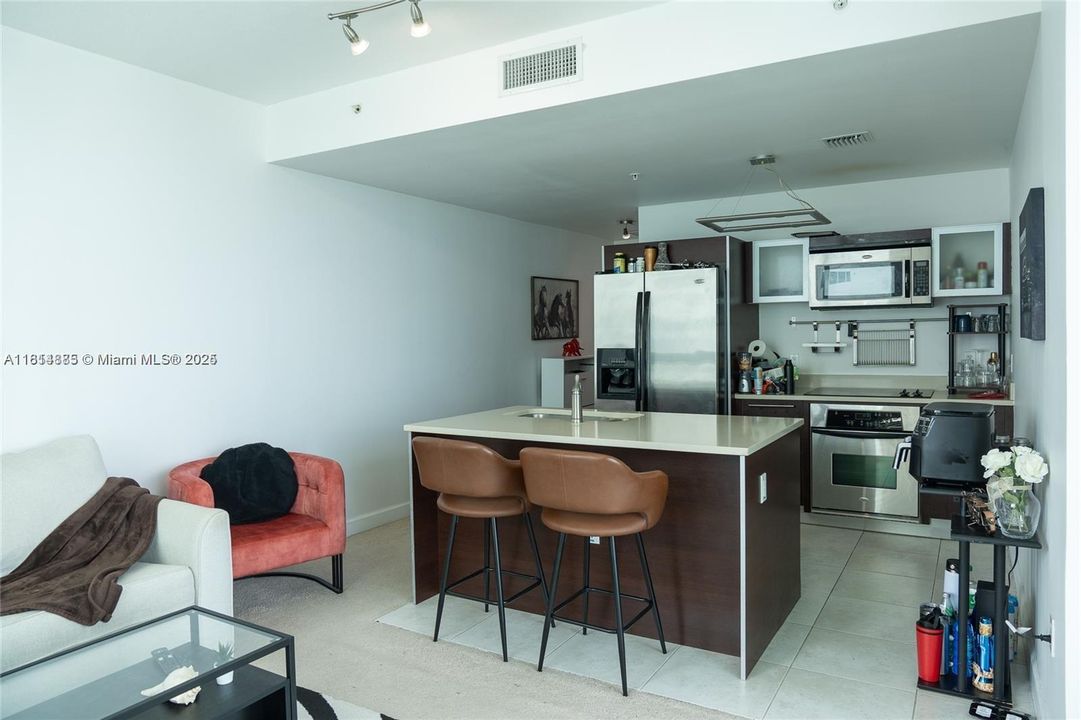 На продажу: $430,000 (1 спален, 1 ванн, 651 Квадратных фут)