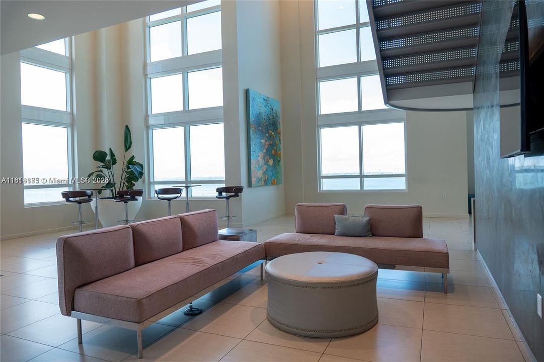 На продажу: $430,000 (1 спален, 1 ванн, 651 Квадратных фут)