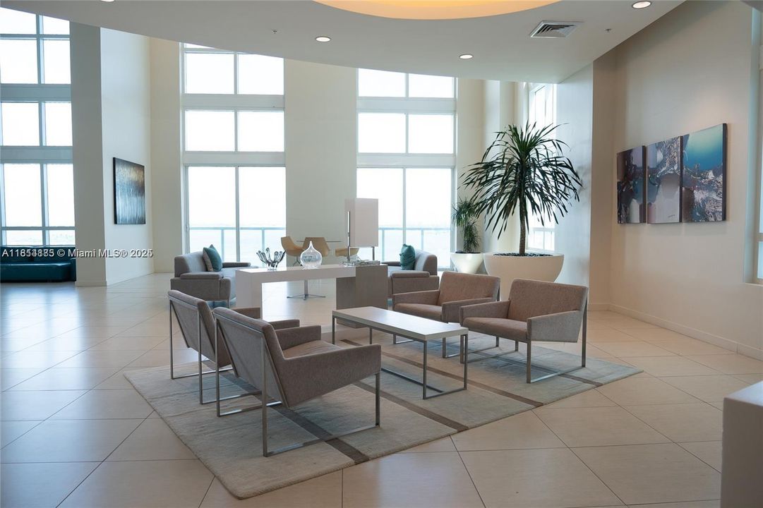 На продажу: $430,000 (1 спален, 1 ванн, 651 Квадратных фут)