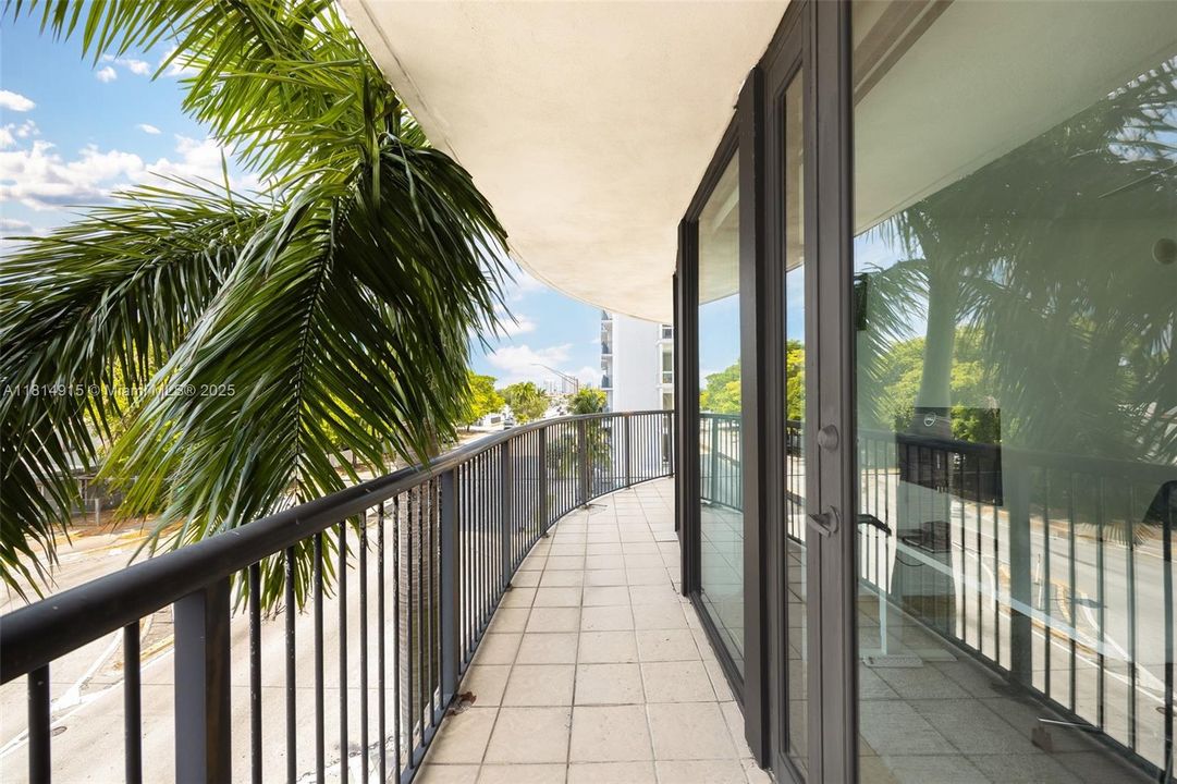 Недавно продано: $345,000 (2 спален, 2 ванн, 997 Квадратных фут)