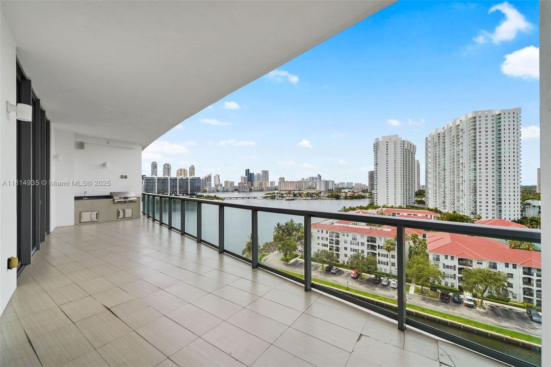 На продажу: $1,795,000 (3 спален, 4 ванн, 2441 Квадратных фут)