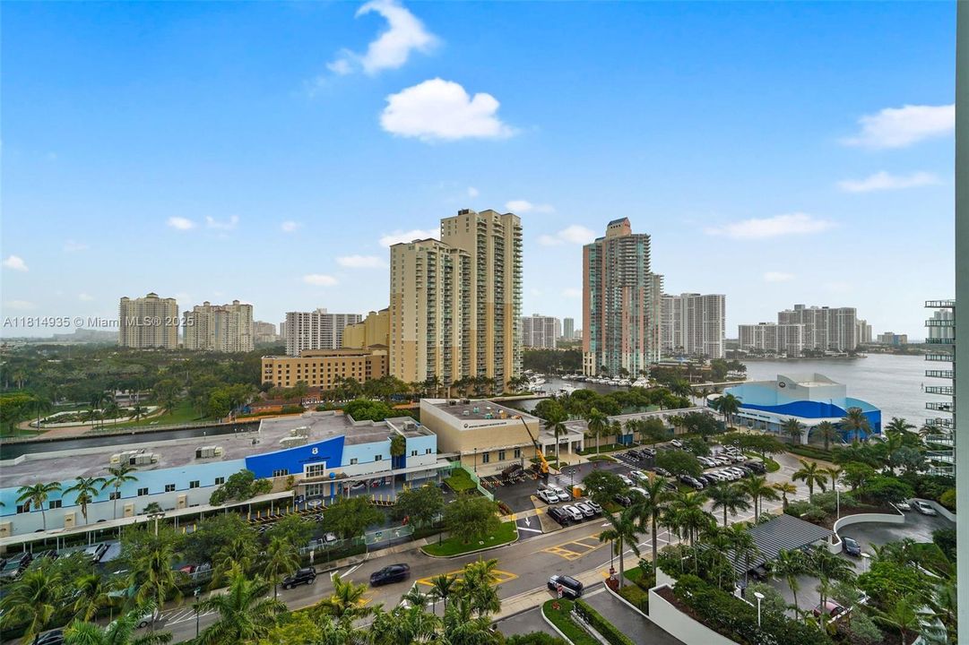 На продажу: $1,795,000 (3 спален, 4 ванн, 2441 Квадратных фут)