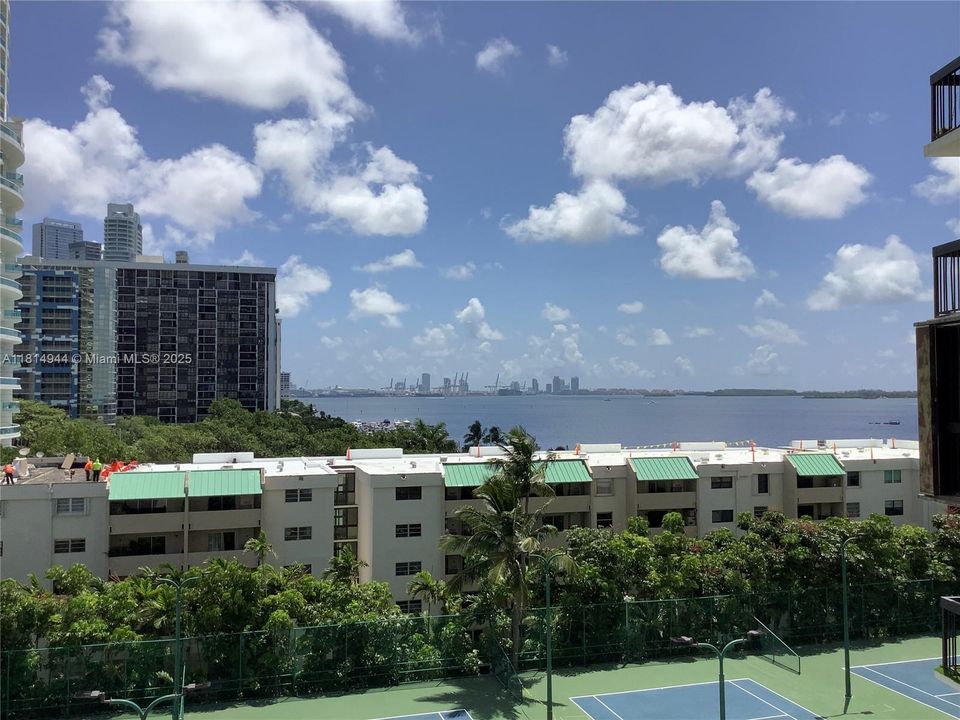 Recently Sold: $645,000 (2 beds, 2 baths, 1100 Square Feet)