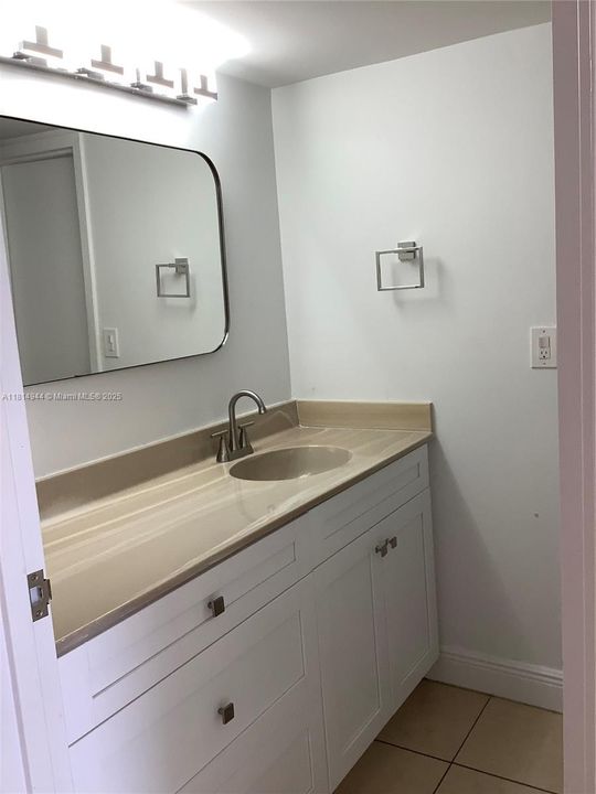 Recently Sold: $645,000 (2 beds, 2 baths, 1100 Square Feet)