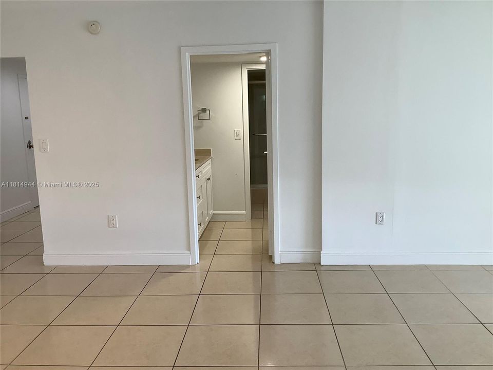 Recently Sold: $645,000 (2 beds, 2 baths, 1100 Square Feet)