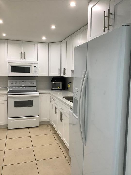 Recently Sold: $645,000 (2 beds, 2 baths, 1100 Square Feet)