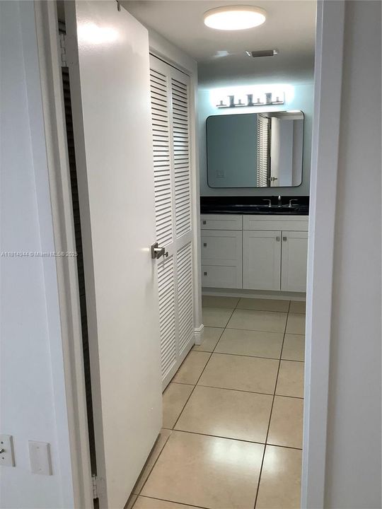 Recently Sold: $645,000 (2 beds, 2 baths, 1100 Square Feet)