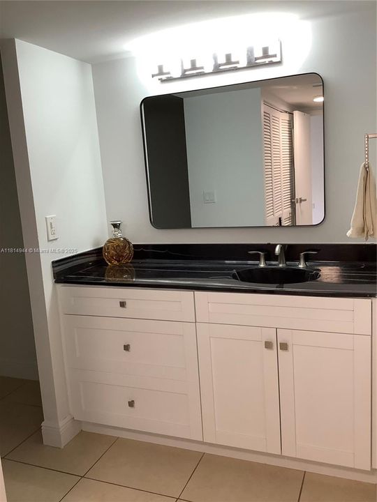 Recently Sold: $645,000 (2 beds, 2 baths, 1100 Square Feet)