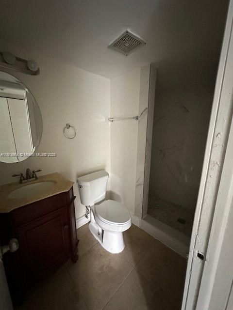 Active With Contract: $225,000 (2 beds, 2 baths, 908 Square Feet)