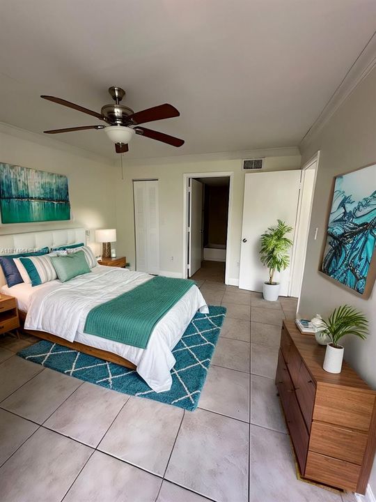 Active With Contract: $225,000 (2 beds, 2 baths, 908 Square Feet)