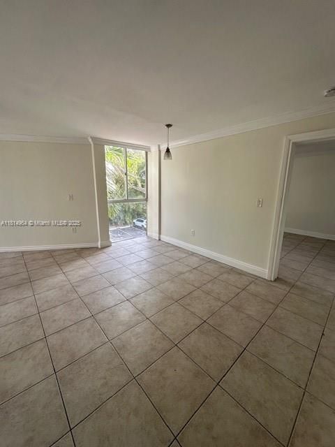 Active With Contract: $225,000 (2 beds, 2 baths, 908 Square Feet)