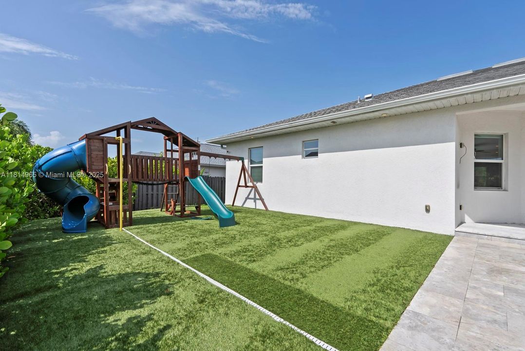 Recently Rented: $3,350 (3 beds, 2 baths, 2191 Square Feet)