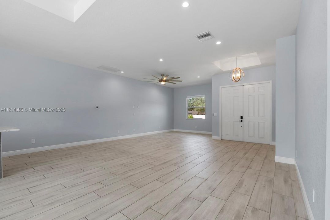 Recently Rented: $3,350 (3 beds, 2 baths, 2191 Square Feet)