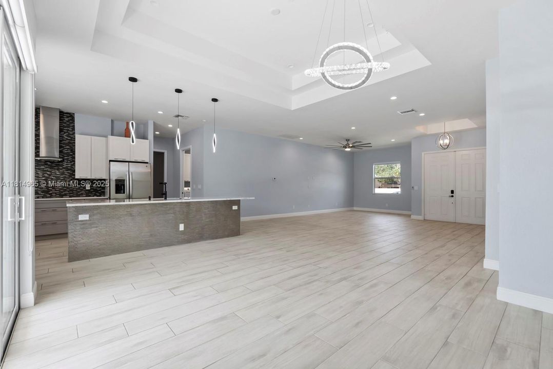 Recently Rented: $3,350 (3 beds, 2 baths, 2191 Square Feet)