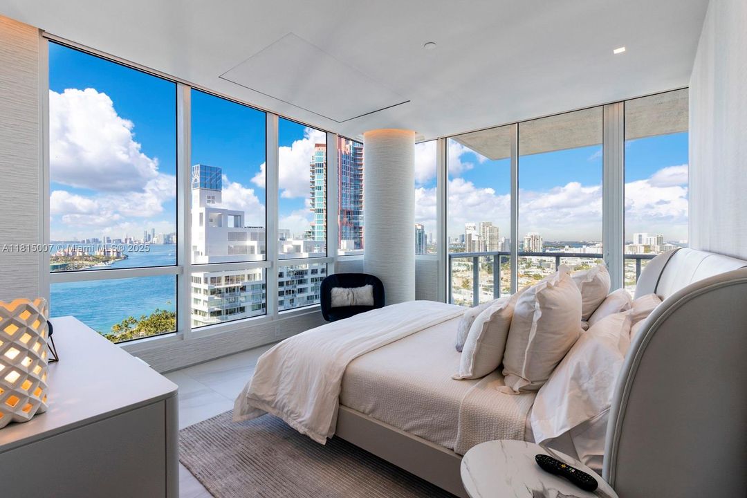 Recientemente alquilado: $38,000 (3 camas, 3 baños, 2122 Pies cuadrados)