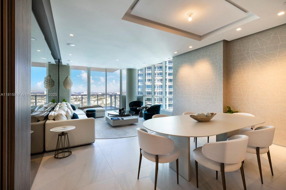 Recientemente alquilado: $38,000 (3 camas, 3 baños, 2122 Pies cuadrados)