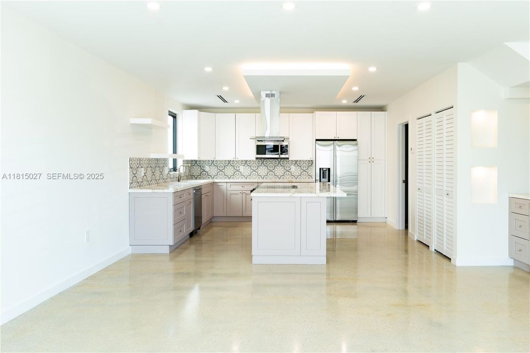 Recently Sold: $820,000 (3 beds, 3 baths, 0 Square Feet)