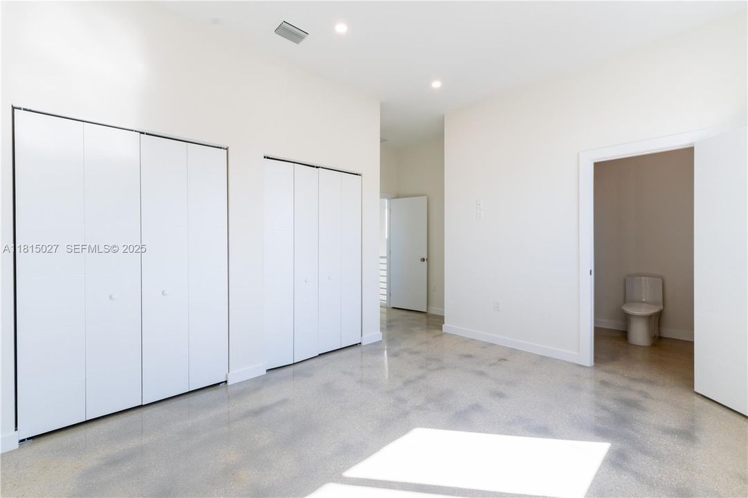 Recently Sold: $820,000 (3 beds, 3 baths, 0 Square Feet)