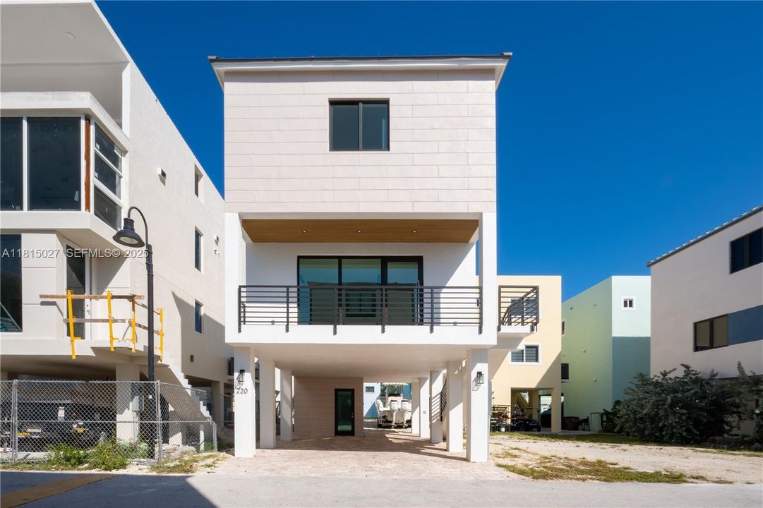 Recently Sold: $820,000 (3 beds, 3 baths, 0 Square Feet)