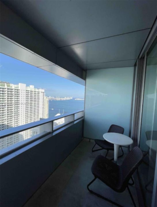 For Sale: $580,000 (1 beds, 1 baths, 764 Square Feet)