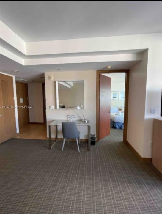 For Sale: $580,000 (1 beds, 1 baths, 764 Square Feet)