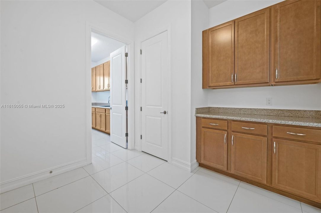 最近租的: $10,000 (4 贝兹, 4 浴室, 4690 平方英尺)