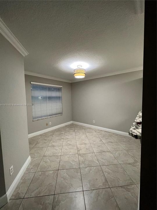 For Sale: $190,000 (1 beds, 1 baths, 816 Square Feet)
