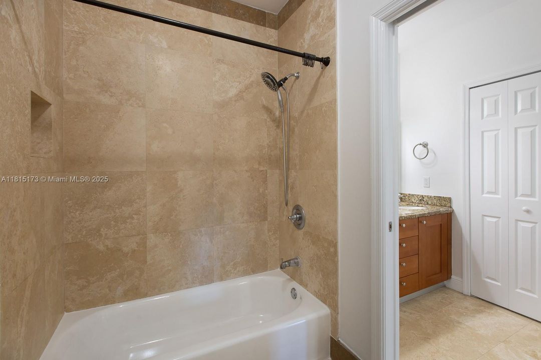 Недавно арендовано: $4,500 (3 спален, 3 ванн, 2445 Квадратных фут)
