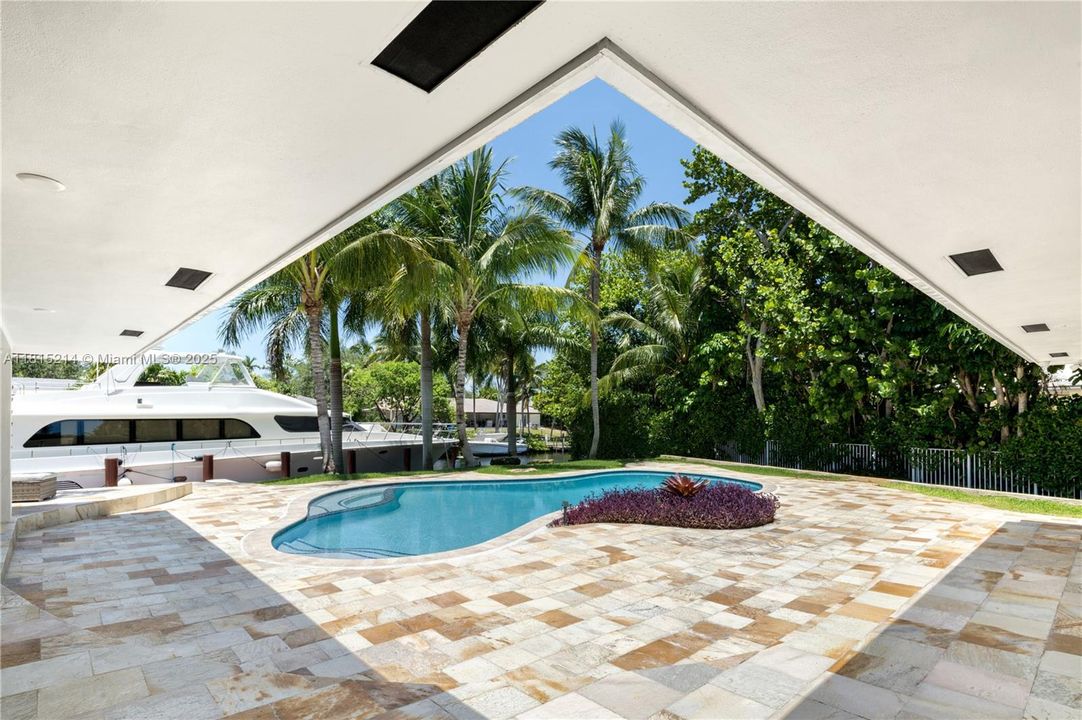 待售: $12,795,000 (6 贝兹, 6 浴室, 4085 平方英尺)