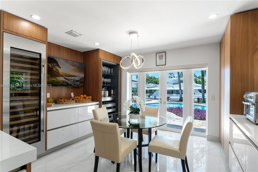 待售: $12,795,000 (6 贝兹, 6 浴室, 4085 平方英尺)