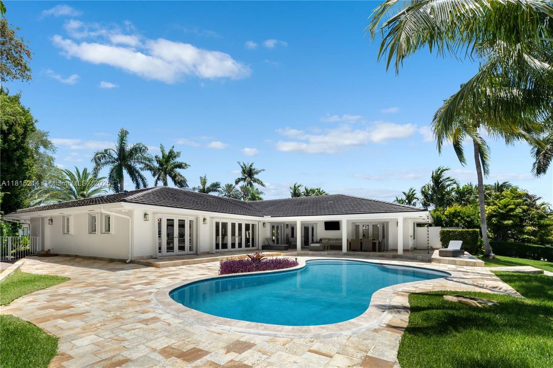 待售: $12,795,000 (6 贝兹, 6 浴室, 4085 平方英尺)