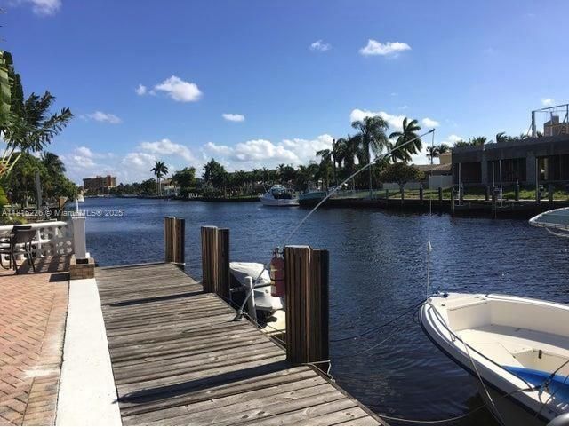 Active With Contract: $262,000 (2 beds, 2 baths, 950 Square Feet)