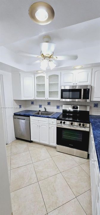 Active With Contract: $262,000 (2 beds, 2 baths, 950 Square Feet)