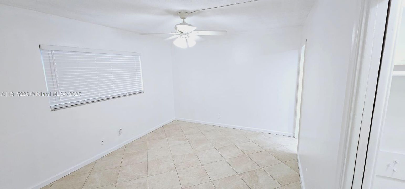 Active With Contract: $262,000 (2 beds, 2 baths, 950 Square Feet)