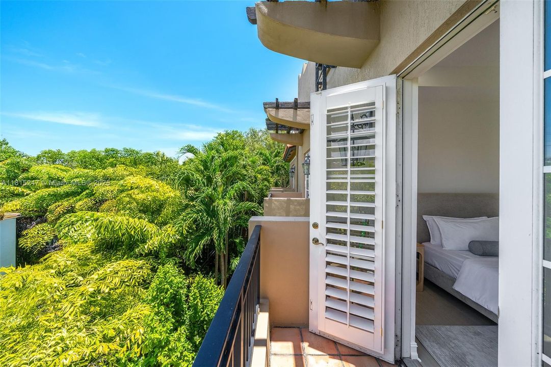 最近售出: $1,349,000 (4 贝兹, 3 浴室, 2279 平方英尺)