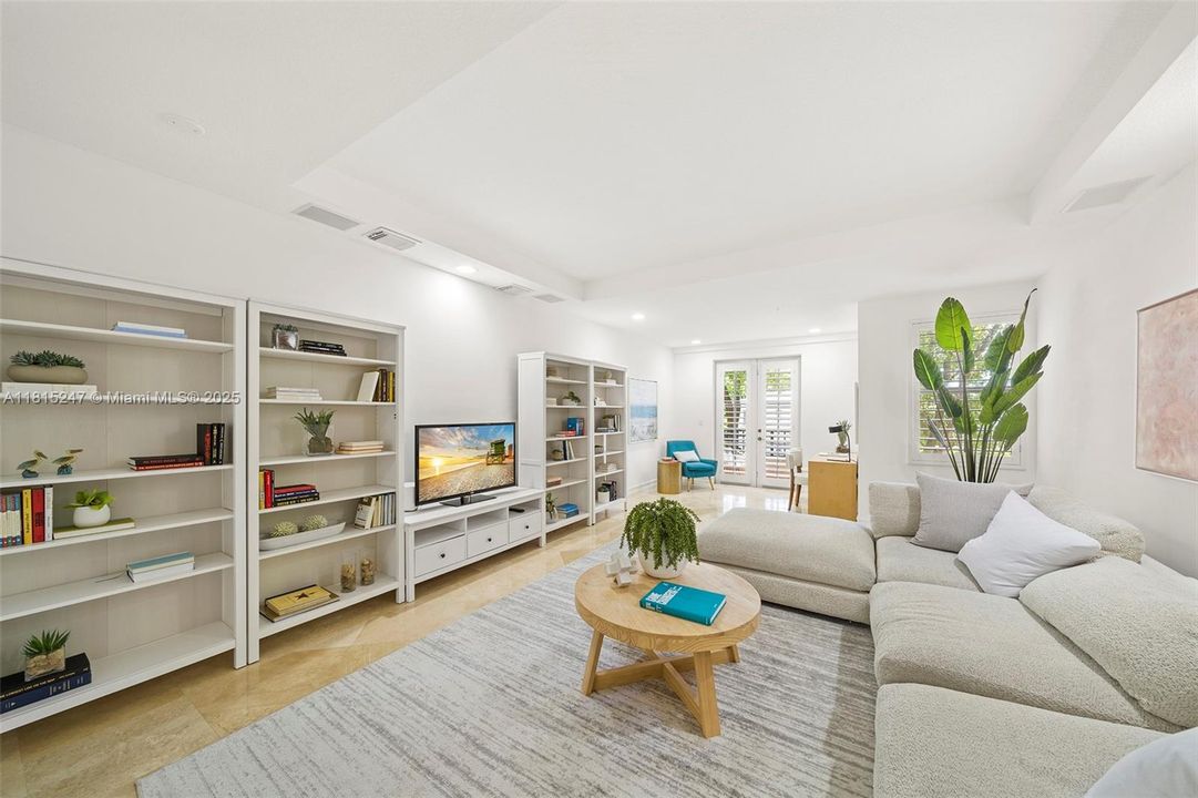 最近售出: $1,349,000 (4 贝兹, 3 浴室, 2279 平方英尺)